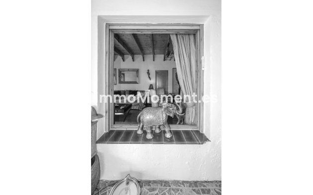 Wiederverkauf - Villa -   Inländisch - Coín