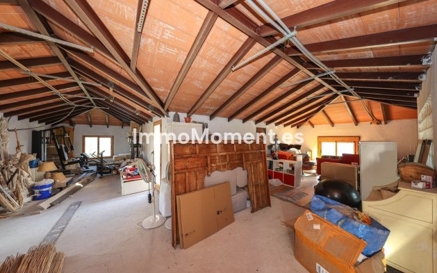 Wiederverkauf - Villa -   Inländisch - Coín