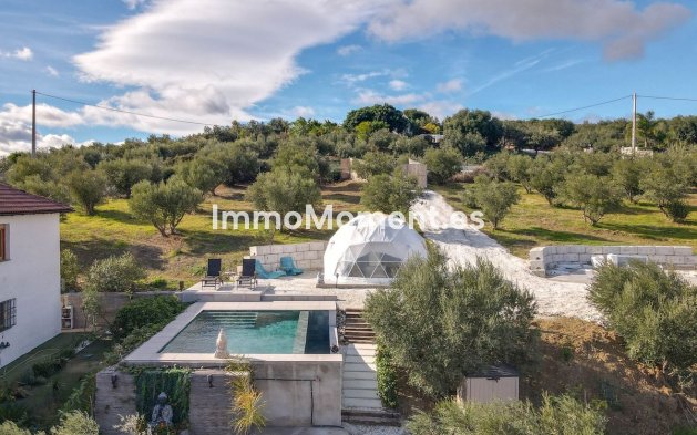 Wiederverkauf - Villa -   Inländisch - Coín