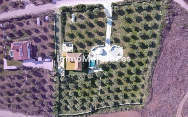 Wiederverkauf - Villa -   Inländisch - Coín