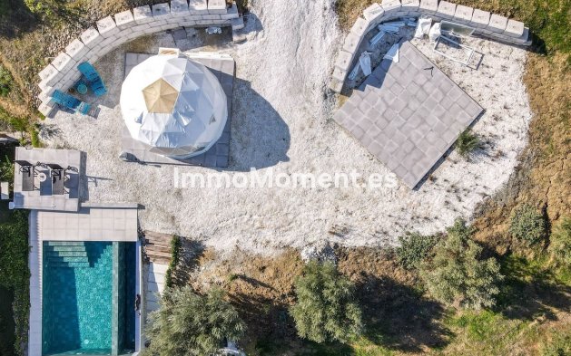 Wiederverkauf - Villa -   Inländisch - Coín