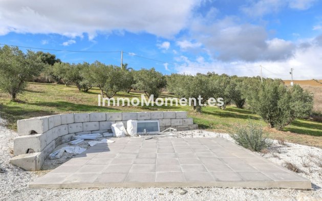 Wiederverkauf - Villa -   Inländisch - Coín