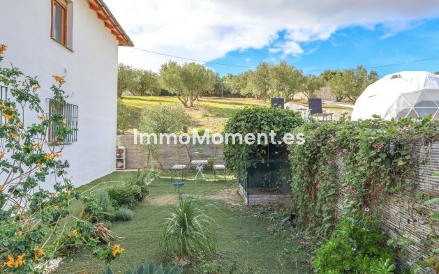 Wiederverkauf - Villa -   Inländisch - Coín