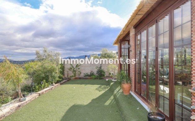 Wiederverkauf - Villa -   Inländisch - Coín