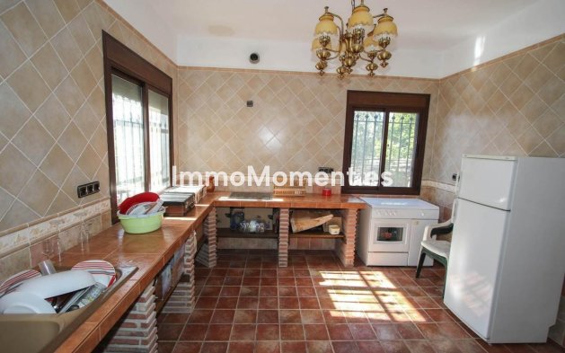 Resale - Villa - Inland  - Pizarra