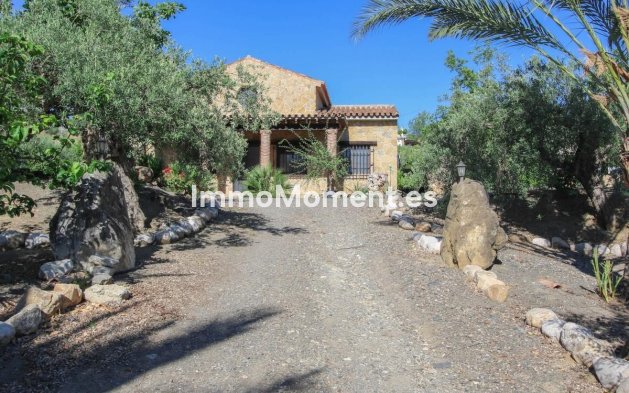 Resale - Villa - Inland  - Pizarra