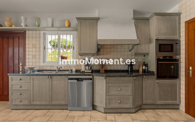 Wiederverkauf - Villa - Marbella - Elviria