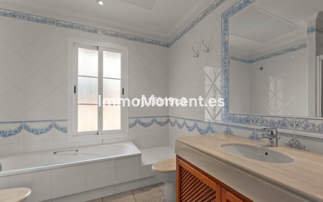 Wiederverkauf - Villa - Marbella - Elviria