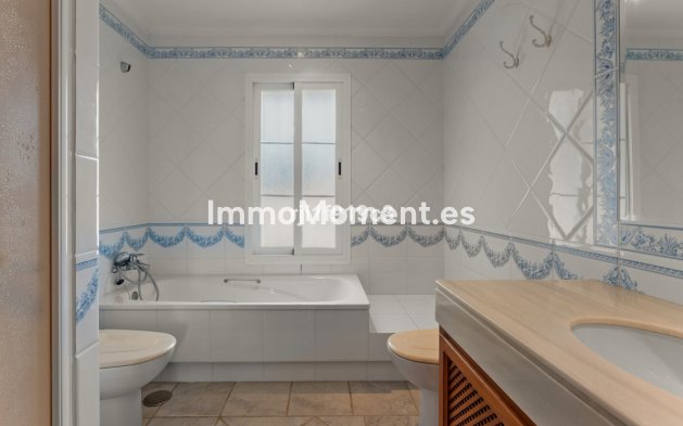 Wiederverkauf - Villa - Marbella - Elviria