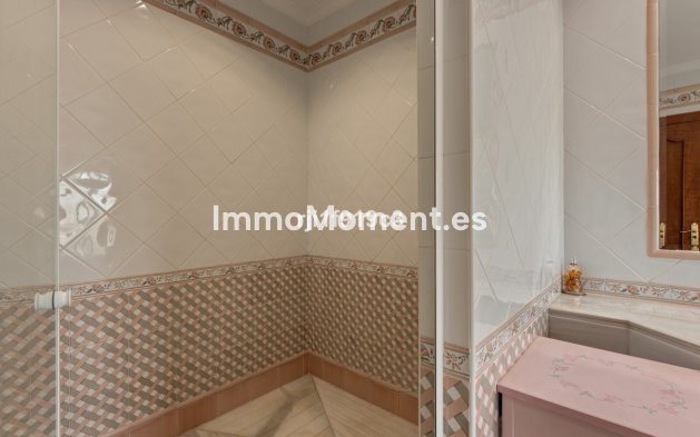 Wiederverkauf - Villa - Marbella - Elviria