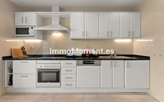 Resale - Apartment - Marbella - Elviria