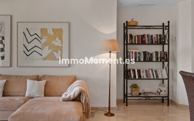 Resale - Apartment - Marbella - Elviria