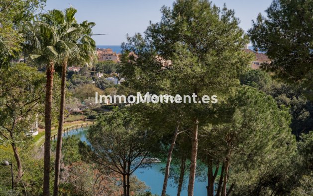 Resale - Apartment - Marbella - Elviria