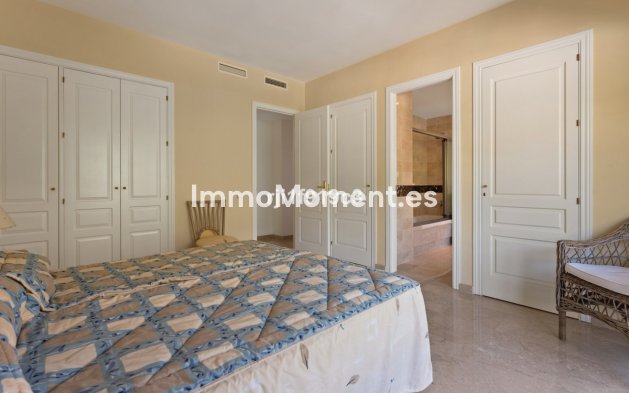 Resale - Apartment - Marbella - Elviria