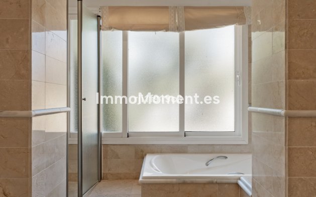 Resale - Apartment - Marbella - Elviria