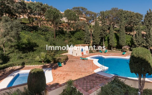 Resale - Apartment - Marbella - Elviria