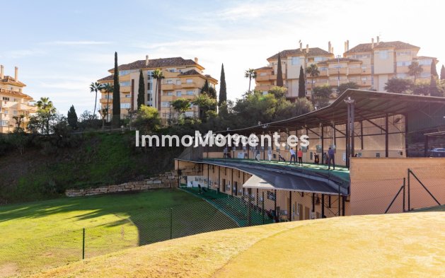 Resale - Apartment - Marbella - Elviria