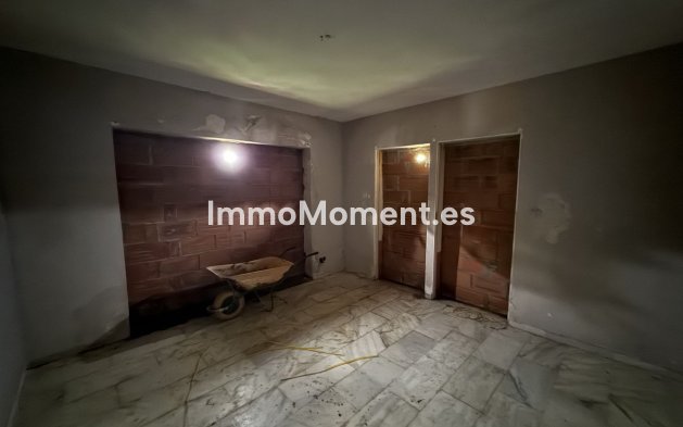 Bestaande woning - Villa - Estepona  - Estepona Centro