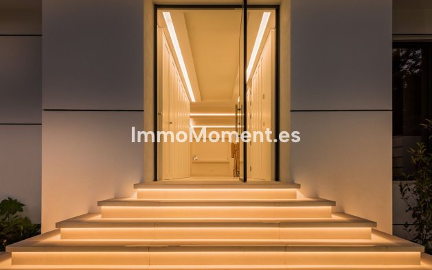 Resale - Villa - Marbella - Guadalmina Alta