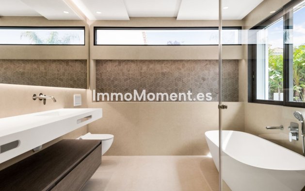 Resale - Villa - Marbella - Guadalmina Alta