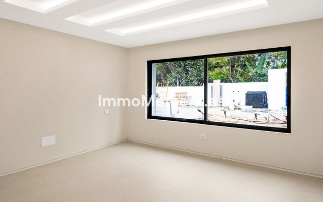 Resale - Villa - Marbella - Guadalmina Alta