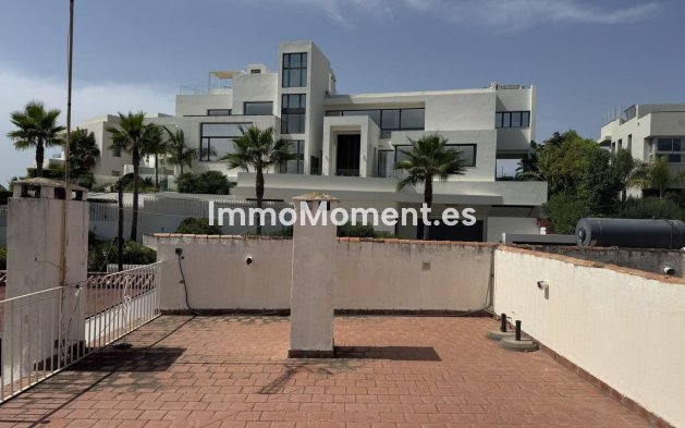 Resale - Villa - Marbella - Nueva Andalucía