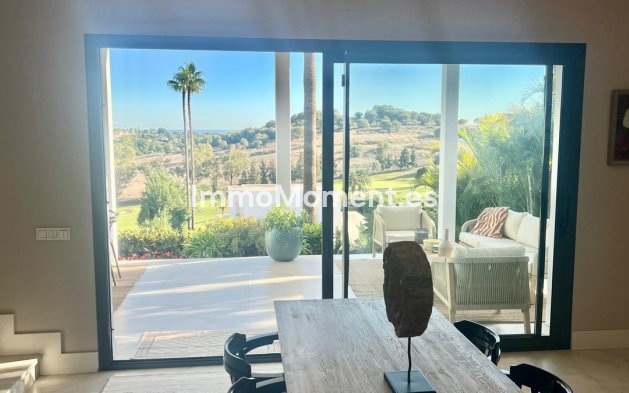 Resale - Villa - El Paraiso - New Golden Mile