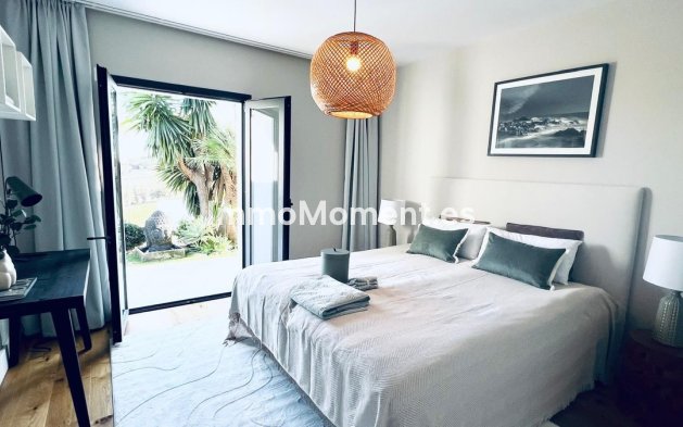 Resale - Villa - El Paraiso - New Golden Mile
