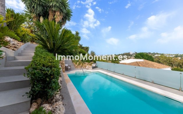 Resale - Villa - El Paraiso - New Golden Mile