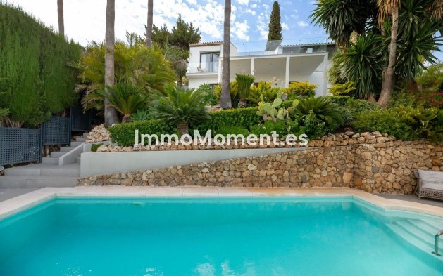 Resale - Villa - El Paraiso - New Golden Mile