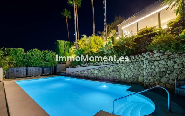Resale - Villa - El Paraiso - New Golden Mile