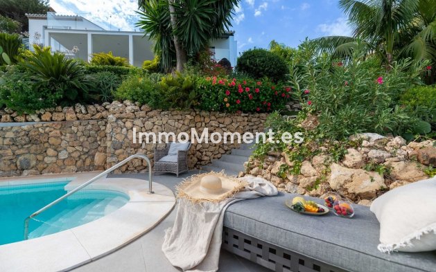 Resale - Villa - El Paraiso - New Golden Mile