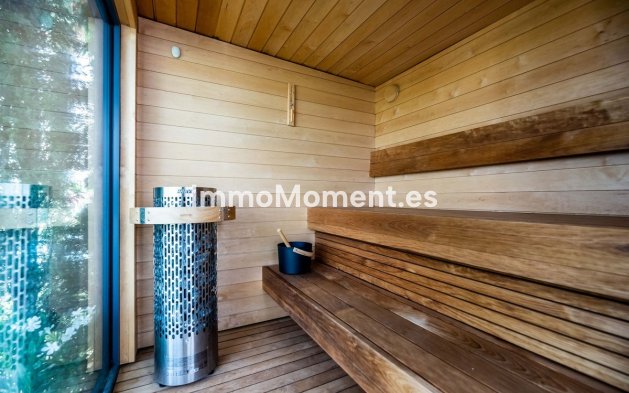 Resale - Villa - El Paraiso - New Golden Mile