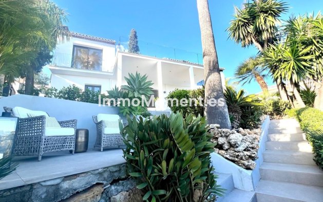 Resale - Villa - El Paraiso - New Golden Mile