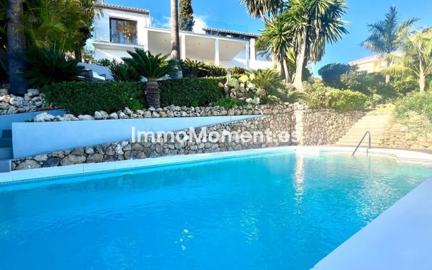 Resale - Villa - El Paraiso - New Golden Mile