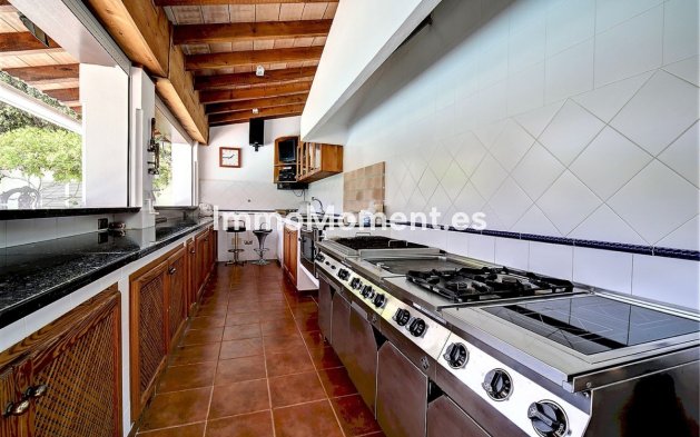 Resale - Villa - Estepona - New Golden Mile