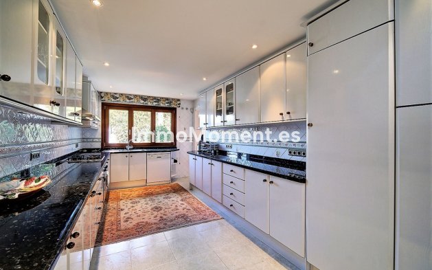 Resale - Villa - Estepona - New Golden Mile