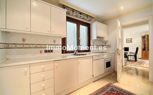 Resale - Villa - Estepona - New Golden Mile