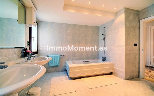 Resale - Villa - Estepona - New Golden Mile