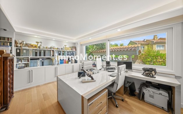 Reventa - Villa - Marbella - Bahía de Marbella