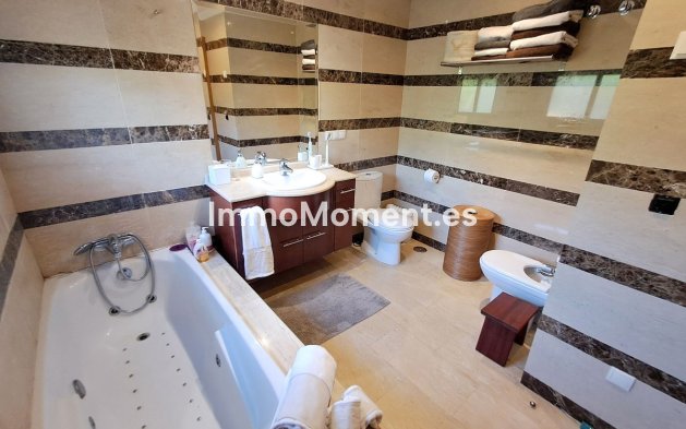 Bestaande woning - Geschakelde woning - Marbella - Nagüeles