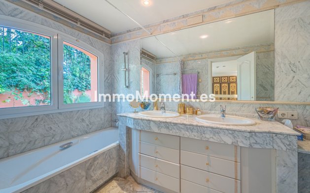 Resale - Villa - Marbella - Nagüeles