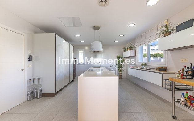 Wiederverkauf - Villa - Marbella - El Rosario