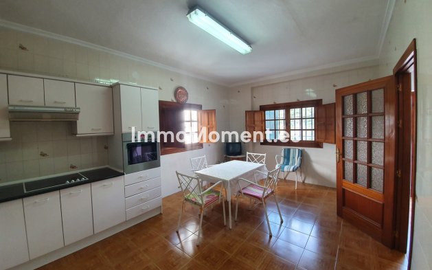 Revente - Villa - Intérieur                       - Guaro