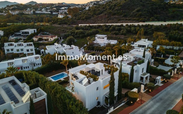 Revente - Villa - Marbella - Nueva Andalucía