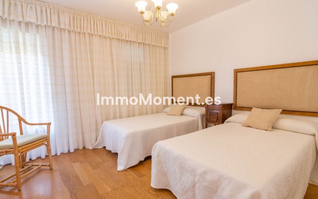 Revente - Maison mitoyenne - Estepona  - Estepona Centro