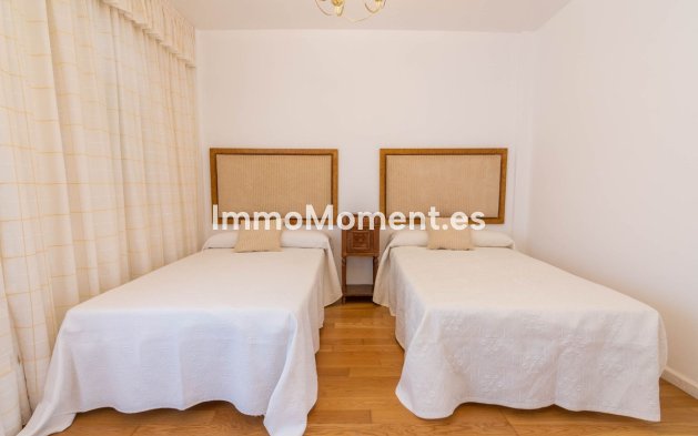 Revente - Maison mitoyenne - Estepona  - Estepona Centro