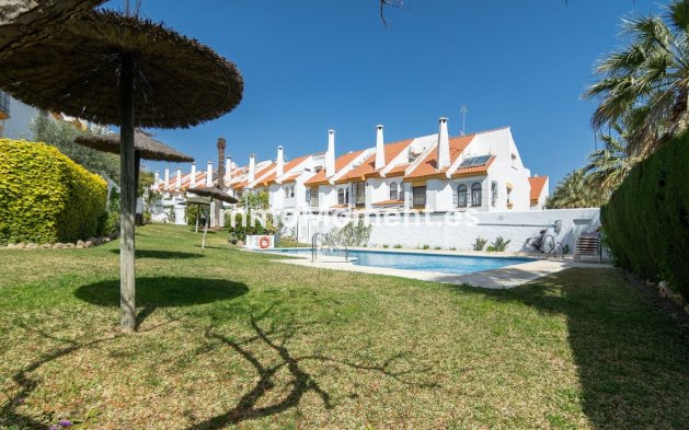 Revente - Maison mitoyenne - Estepona  - Estepona Centro