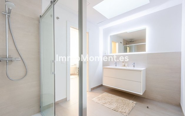 Resale - Apartment - Fuengirola - Carvajal