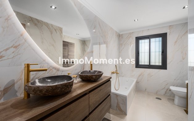 Resale - Villa - Marbella - Nueva Andalucía